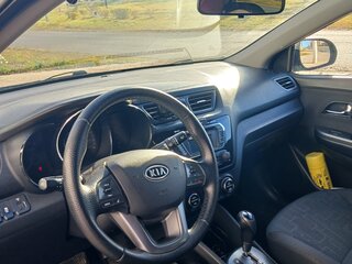 2011 Kia Rio 4-speed III, зелёный, 650000 рублей, вид 3