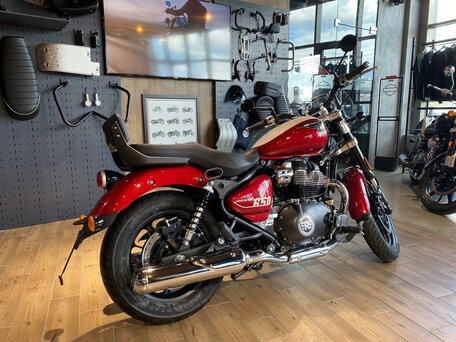 2026 Royal Enfield Super Meteor, красный, 792000 рублей, вид 4