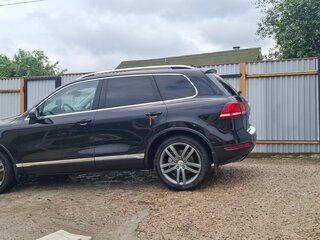 2013 Volkswagen Touareg II, чёрный, 2600000 рублей, вид 2