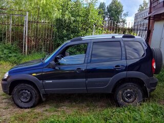 2010 Chevrolet Niva I Рестайлинг, чёрный, 390000 рублей, вид 3