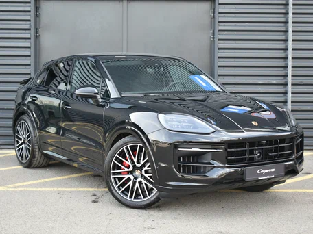 2026 Porsche Cayenne GTS Coupé III Рестайлинг, чёрный, 23890000 рублей, вид 2