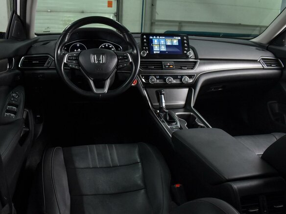 2021 Honda Accord X Рестайлинг, белый, 2349000 рублей - вид 5