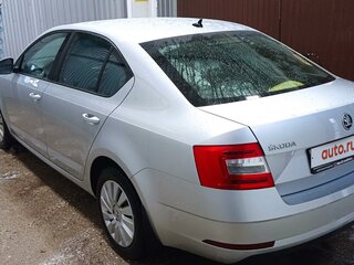2017 Skoda Octavia III (A7) Рестайлинг, серебристый, 1300000 рублей, вид 5