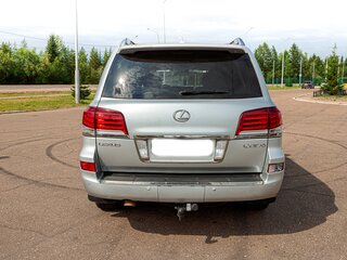 2015 Lexus LX 570 III Рестайлинг, серебристый, 4500000 рублей, вид 5