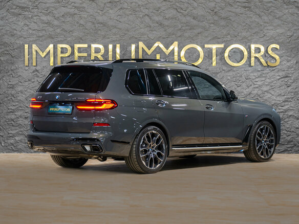 2026 BMW X7 40i I (G07) Рестайлинг, серый, 17690000 рублей - вид 5