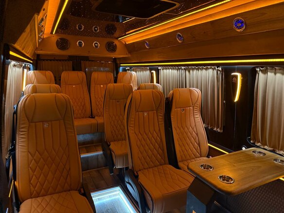 2020 Mercedes-Benz Sprinter, чёрный, 9990000 рублей - вид 4