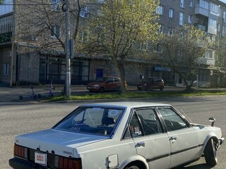 1981 Toyota Carina III (A60), белый, 400000 рублей, вид 3