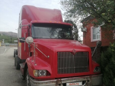 2001 International 9000 Series, красный, 800000 рублей, вид 4