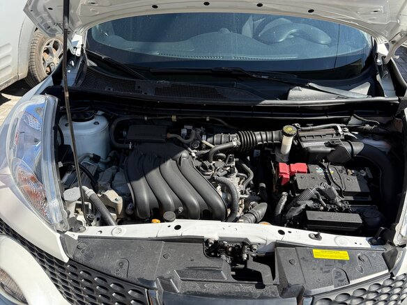 2013 Nissan Juke I, белый - вид 11