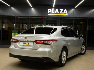 2019 Toyota Camry VIII (XV70), серебристый, 2655000 рублей, вид 4