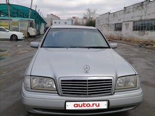 1997 Mercedes-Benz C-Класс 180 I (W202) Рестайлинг, серебристый, 900000 рублей, вид 1