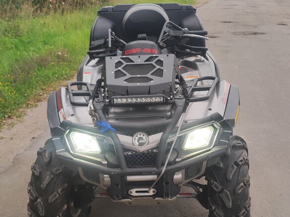2012 BRP Can-Am Outlander 800, серебристый, 900000 рублей - вид 8