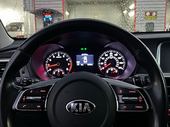 2019 Kia Optima IV Рестайлинг, красный, 2200000 рублей - вид 14