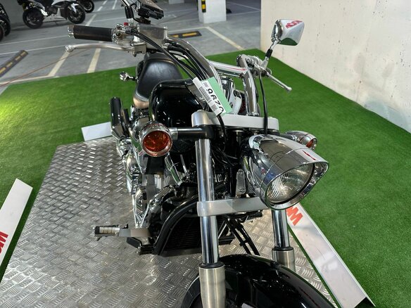 2010 Honda VT 1300CS Sabre, чёрный - вид 16