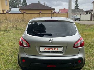 2013 Nissan Qashqai I Рестайлинг, серебристый, 890000 рублей, вид 3