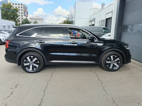 2020 Kia Sorento IV, чёрный, 3180000 рублей, вид 4