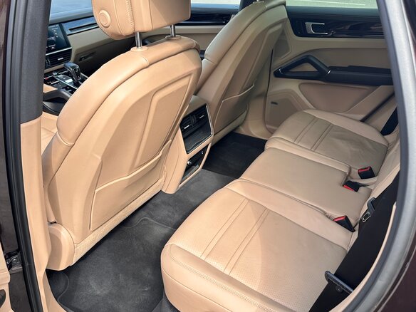 2020 Porsche Cayenne III, коричневый - вид 13