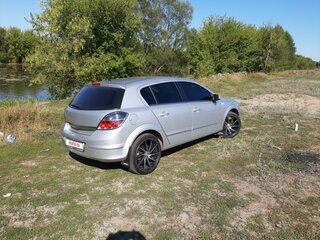 2008 Opel Astra H Рестайлинг, серебристый, 520000 рублей, вид 3