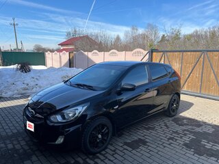 2013 Hyundai Solaris I, чёрный, 700000 рублей, вид 1