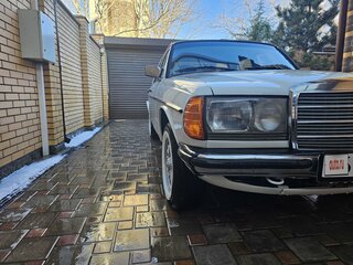 1984 Mercedes-Benz W123 200 5-speed, белый, 980000 рублей, вид 4