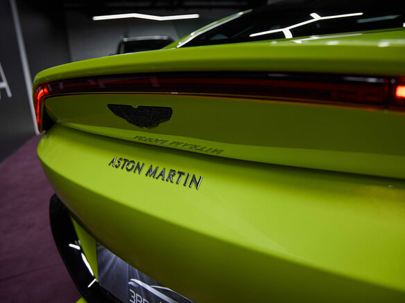 2018 Aston Martin V8 Vantage IV, зелёный - вид 10