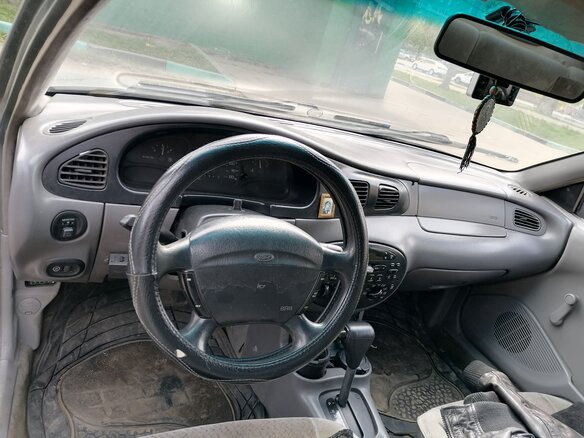 1997 Ford Escort (North America) III, серебристый, 150000 рублей - вид 2