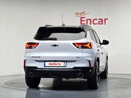 2023 Chevrolet TrailBlazer III Рестайлинг, белый, 1600000 рублей, вид 5