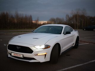 2019 Ford Mustang VI Рестайлинг, белый, 2971877 рублей, вид 3