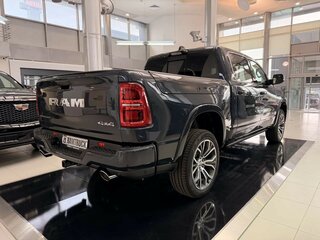 2026 Ram 1500 Crew Cab V Рестайлинг, синий, 10634170 рублей, вид 3