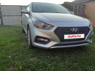 2017 Hyundai Solaris II, серебристый, 1350000 рублей, вид 2