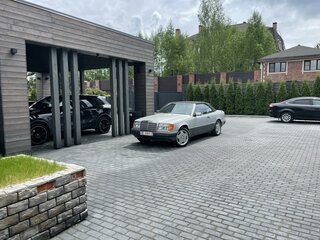 1992 Mercedes-Benz W124 300, серебристый, 4950000 рублей, вид 3