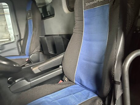 2008 Mercedes-Benz Actros, красный, 3000000 рублей, вид 5