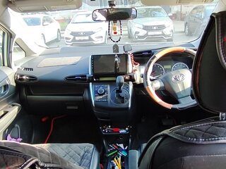2013 Toyota Wish II Рестайлинг, белый, 1750000 рублей, вид 4