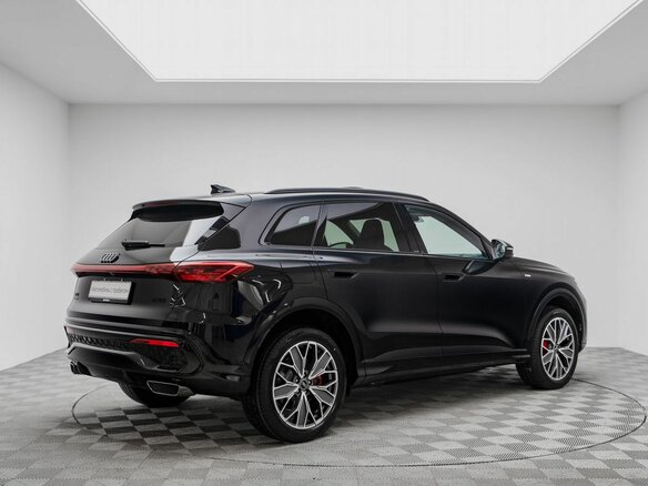2025 Audi Q5 L III (GU), чёрный, 6590000 рублей - вид 5