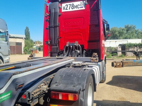2017 Volvo FH, красный, 6700000 рублей, вид 5