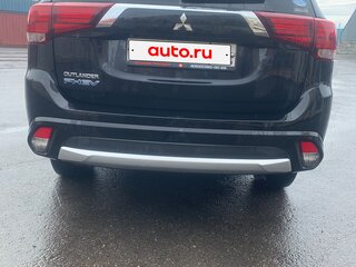 2017 Mitsubishi Outlander PHEV III Рестайлинг 2, чёрный, 2350000 рублей, вид 5