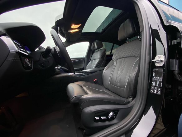 2019 BMW 5 серии M550d xDrive VII (G30/G31/G38), чёрный - вид 2