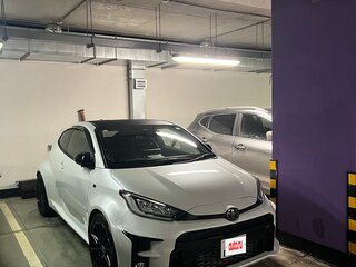 2021 Toyota Yaris IV, белый, 3700000 рублей, вид 3
