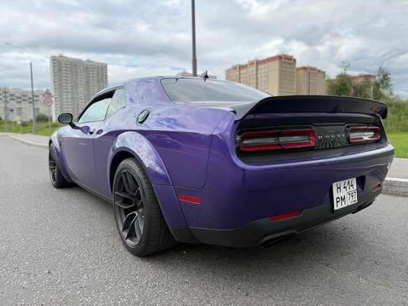 2019 Dodge Challenger SRT Hellcat Widebody III Рестайлинг 2, фиолетовый, 9000000 рублей - вид 9