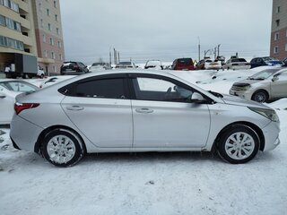 2018 Hyundai Solaris II, серебристый, 880000 рублей, вид 2