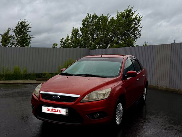 2008 Ford Focus II Рестайлинг, красный, 550000 рублей
