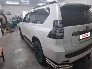 2021 Toyota Land Cruiser Prado 150 Series Рестайлинг 3, белый, 7600000 рублей, вид 3