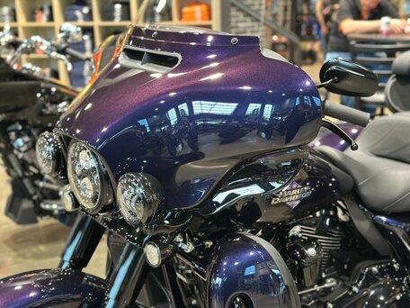 2025 Harley-Davidson Tri Glide, фиолетовый, 7250000 рублей, вид 4