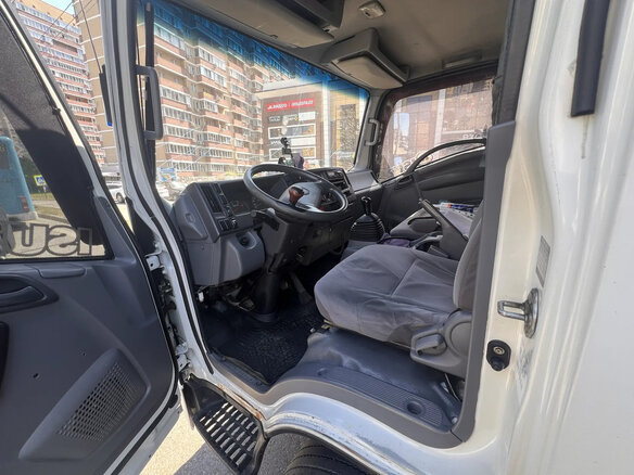 2016 Isuzu Elf (N-series), белый, 2700000 рублей - вид 8