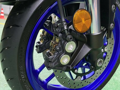 2022 Yamaha Tracer 9, серебристый, 1450000 рублей, вид 3