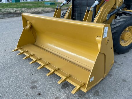 2023 Caterpillar 428, золотистый, 13800000 рублей, вид 4