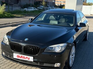 2009 BMW 7 серии Long 740Li V (F01/F02/F04), чёрный, 1350000 рублей, вид 3