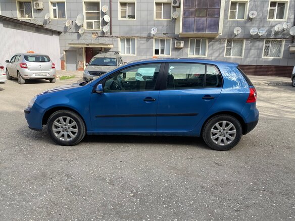 2004 Volkswagen Golf V, синий, 450000 рублей - вид 3