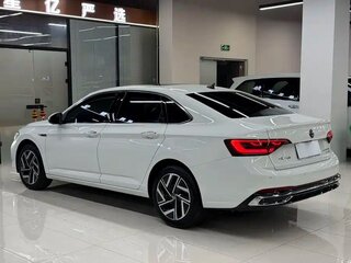 2022 Volkswagen Sagitar III Рестайлинг, белый, 1710000 рублей, вид 2