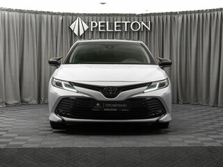 2019 Toyota Camry VIII (XV70), белый, 3000000 рублей, вид 3